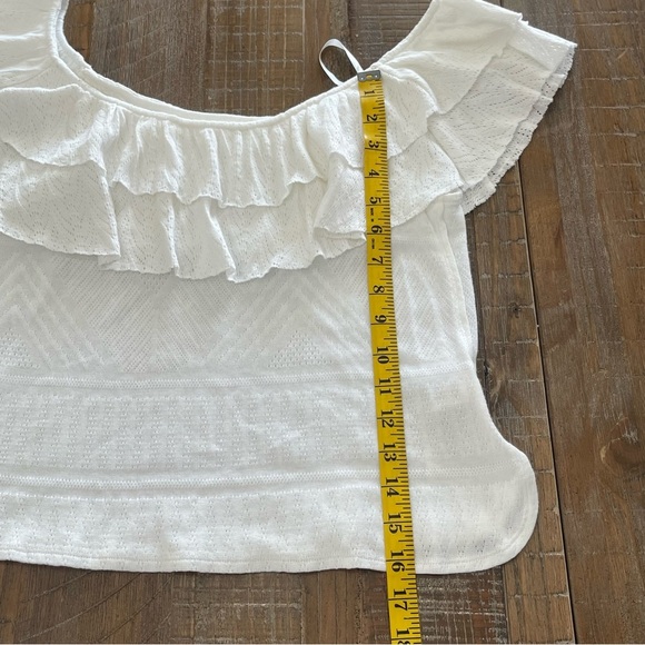 Elegant White Ruffle Top - Picture 7 of 7